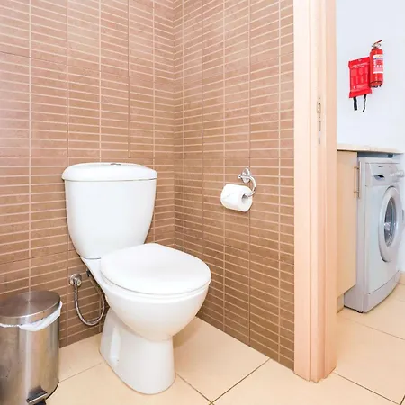 Austin - Coralli Beachfront Apartment