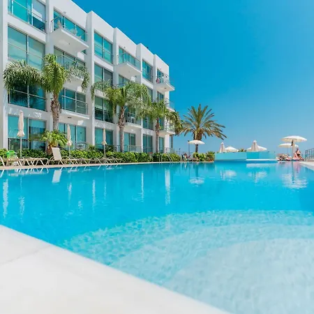 Austin - Coralli Beachfront