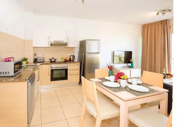 Austin - Coralli Beachfront 프로타라스